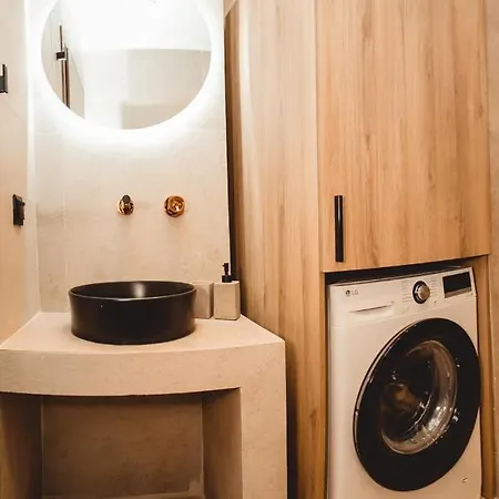Firstlineskg6 Moodsolutions Living Apartament