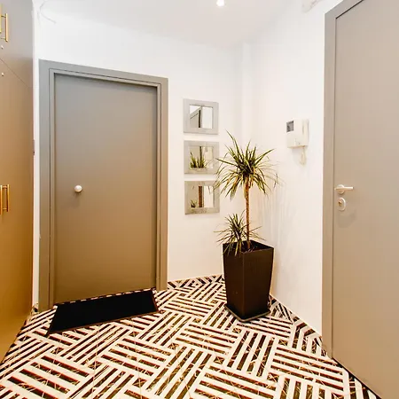 Firstlineskg6 Moodsolutions Living *